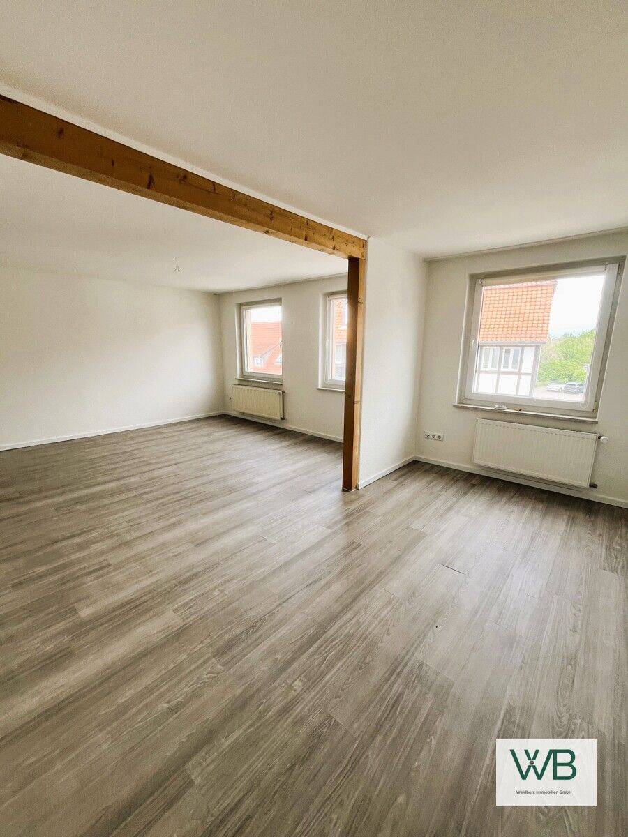 Einziehen und wohlfühlen: Moderne Dachgeschosswohnung in gepflegtem Wohn- und Geschäftshaus – Wolfsburg – Vorschaubild 4