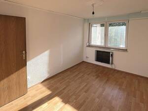 Selber Wohnen statt Miete zahlen! 2,5-Zimmer-Wohnung mit Loggia in Stuttgart-Feuerbach – sofort bezugsfrei! – 70469 Stuttgart – Vorschaubild 3