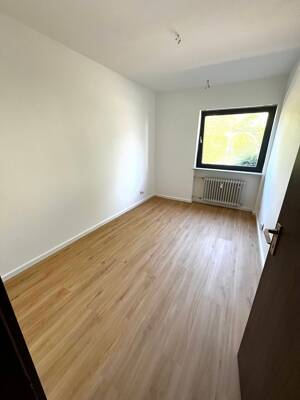 Renovierte 3 ZKB Eigentumswohnung mit Balkon im Erdgeschoss in St. Ingbert-Süd zu verkaufen! – 66386 Sankt Ingbert – Vorschaubild 8