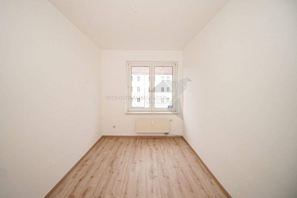 Helle, modern sanierte 3 Raum EG-Wohnung mit XXL-Balkon und Tageslichtbad – Chemnitz – Vorschaubild 8