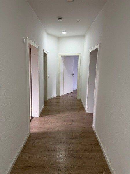 Stilvoll wohnen in bester Lage: Moderne 2-Zimmer-Wohnung mit Einbauküche - sofort verfügbar! – Hannover – Vorschaubild 4