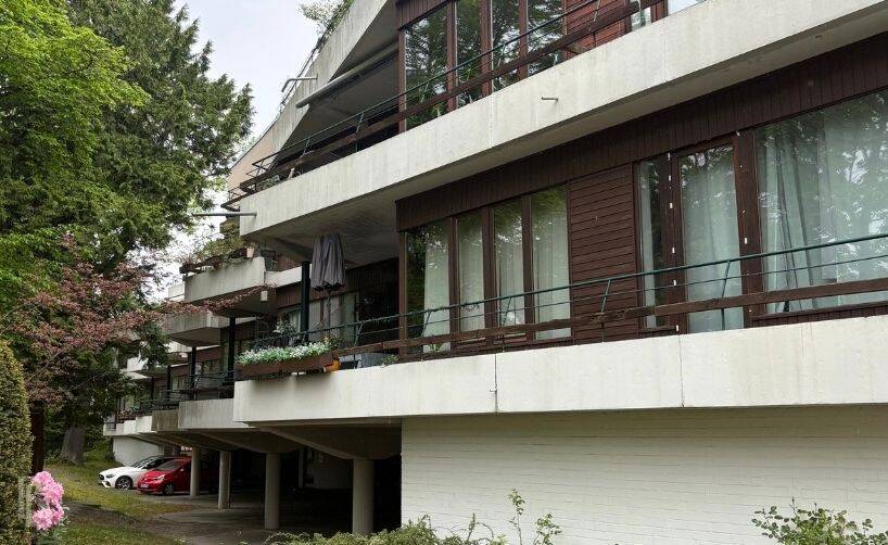 Architektonisches Juwel: Studio-Apartment mit Sonnenterrasse