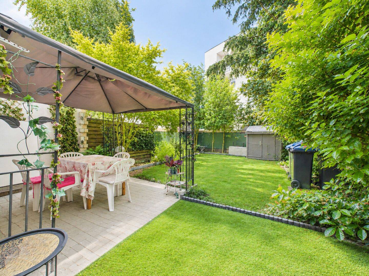 ZENTRALE LAGE MIT SELTENEM RÜCKZUGSCHARAKTER - GESCHÜTZTER GARTEN, GROßE TERRASSE UND KLIMAANLAGEN – Bremerhaven – Vorschaubild 4