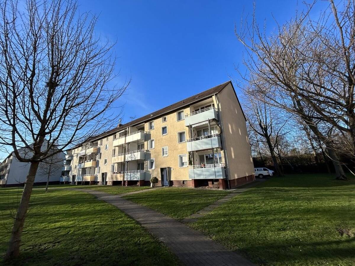 Bei VIVAWEST die Sonnenstrahlen auf dem eigenen Balkon genießen. – 46149 Oberhausen – Bild 1 von 9