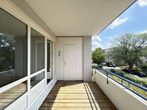 Zentral und ruhig gelegene 2-Zimmerwohnung mit Balkon und Garage in Berlin Plänterwald zu verkaufen.