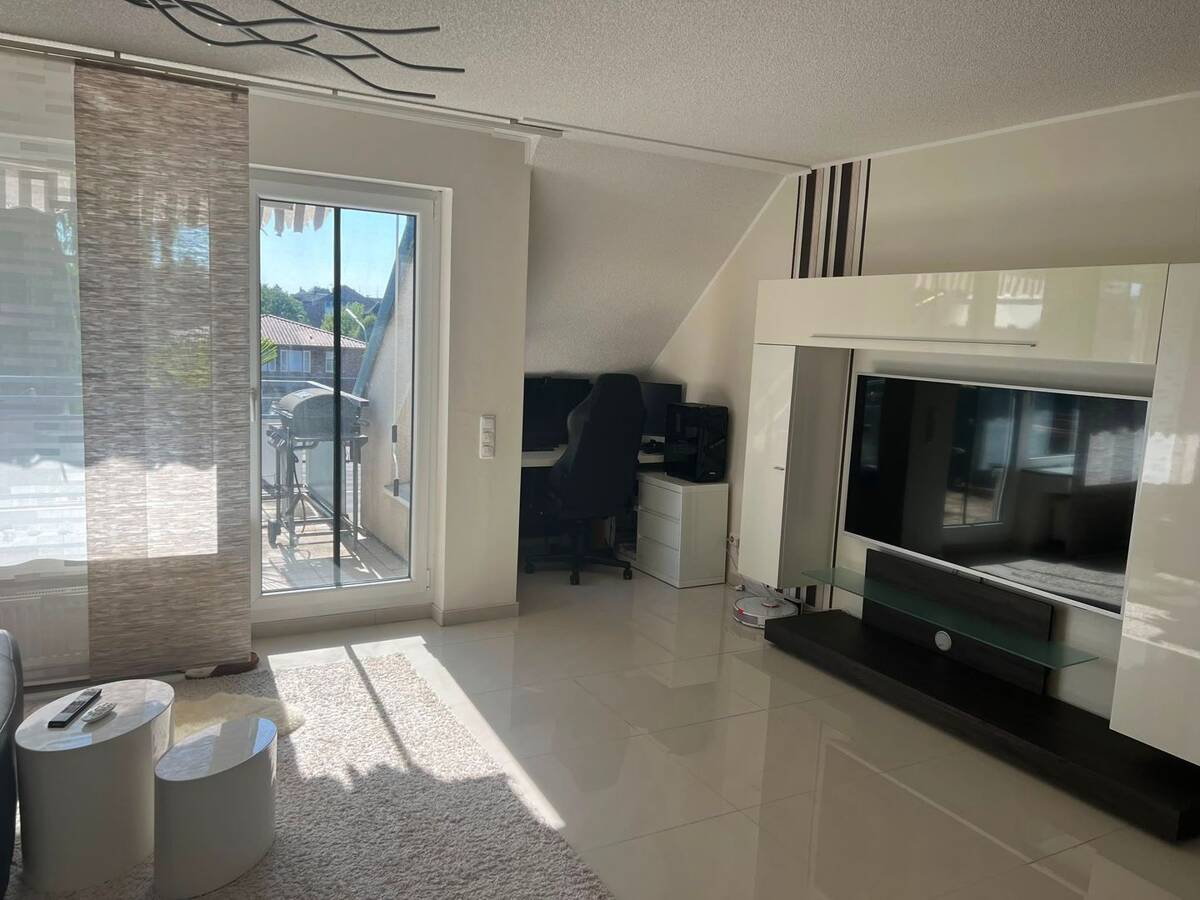 Moderne helle 2 Etagen Maisonette-Wohnung mit – 41462 Neuss – Bild 1 von 9