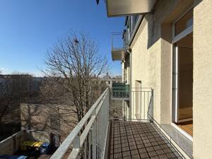 Voll renovierte 2-Zimmer-Altbauwohnung mit Balkon & Aufzug - Bezugsfrei & provisionsfrei! – 13088 Berlin – Vorschaubild 4