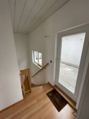 Helle 3-Zimmer-Maisonettenwohnung mit Galerie, Klimaanlage, Balkon und Dachterrasse in Esslingen-Berkheim – 73734 Esslingen am Neckar – Vorschaubild 3