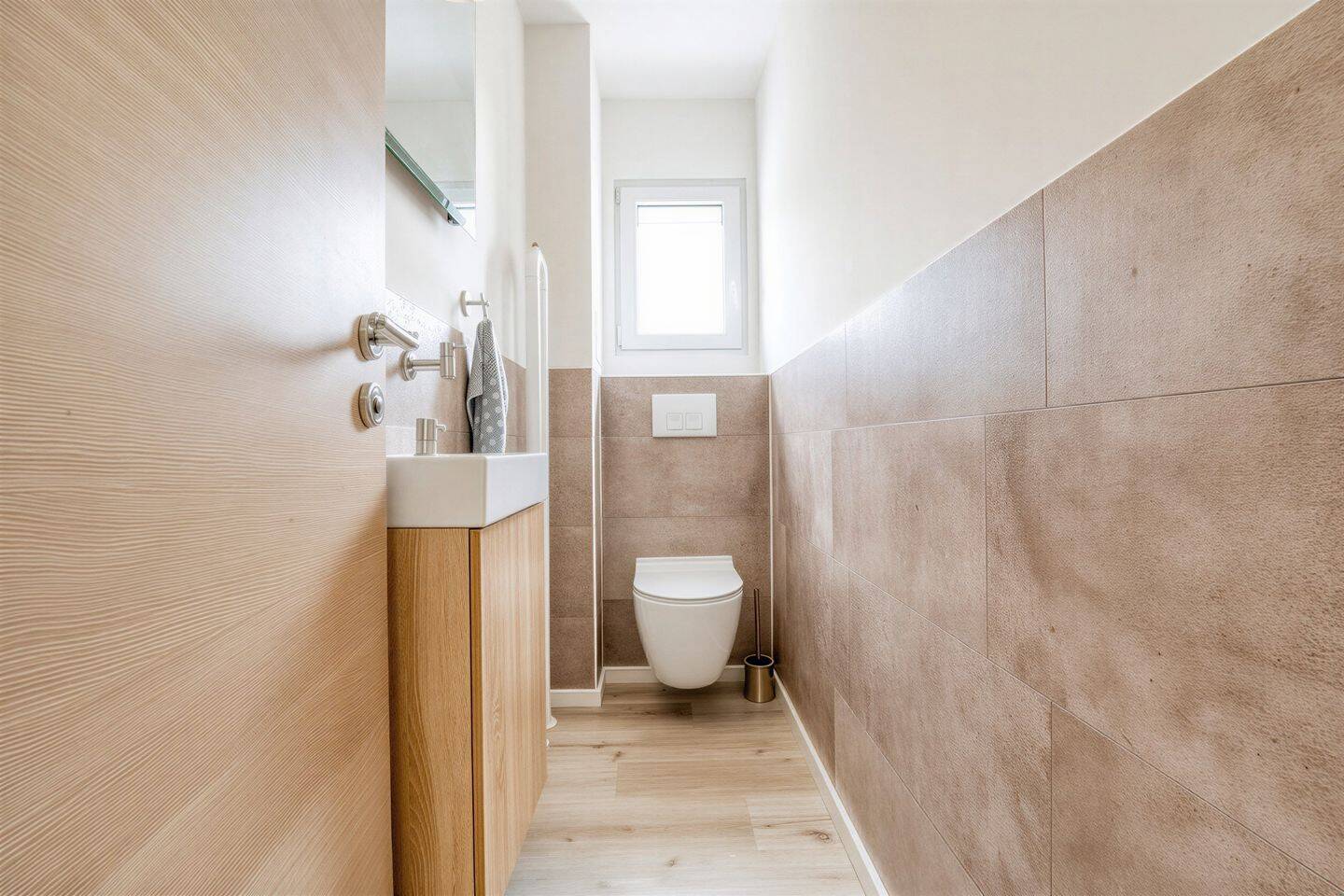 Exklusiv modernisierte 3-Zimmer-Wohnung mit traumhaftem Alpenpanorama in Englschalking / Bogenhausen – München – Vorschaubild 7
