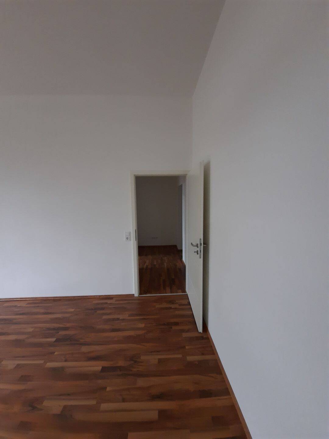 3 Zimmerwohnung in der prachtvollen Maximilianresidenz..wartet auf neue Mieter... – Chemnitz – Vorschaubild 7