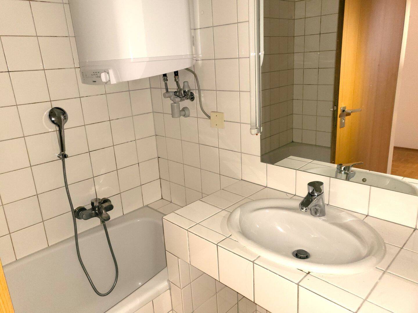 Preishammer! Schicke 2-Zimmer-Wohnung mit Loggia in der historischen Altstadt von Regensburg – Regensburg – Vorschaubild 6