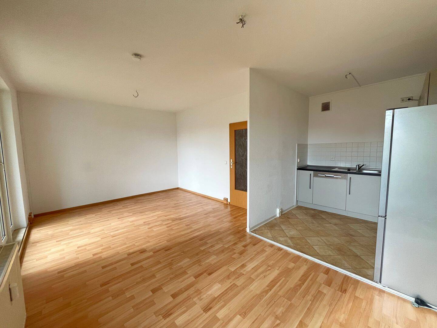 *AKTION* 1 NKM frei* 2-Zimmer Wohnung mit Balkon + EBK – Chemnitz – Vorschaubild 3