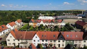 Mit Kreativität zum Traumhaus - gemütliches Reihenmittelhaus mit kleinem Garten und vier Ebenen
