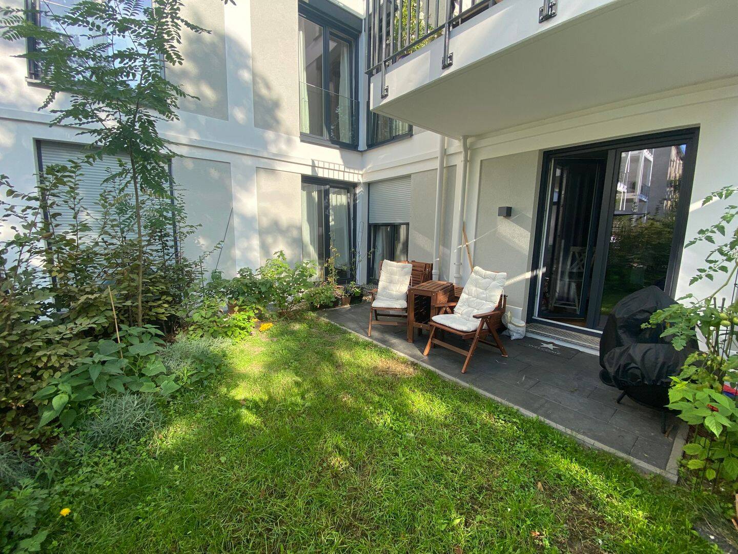 Ruhig und grün! Geschmackvolle 4-Zimmern Wohnung in Lankwitz. Heizung /Wasser Kosten sind enthalten.
