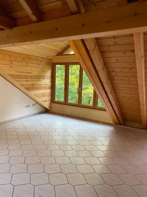 Gemütliche Dachgeschoßwohnung in Isarnähe – 85774 Unterföhring – Vorschaubild 2