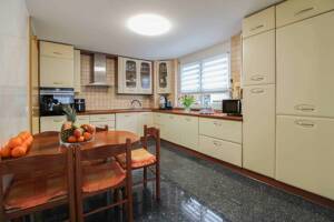 Maisonette im Haus-im-Haus-Stil: Großzügige 4,5-Zimmer mit eigenem Eingang in Stuttgart-Hausen – 70499 Stuttgart – Vorschaubild 3