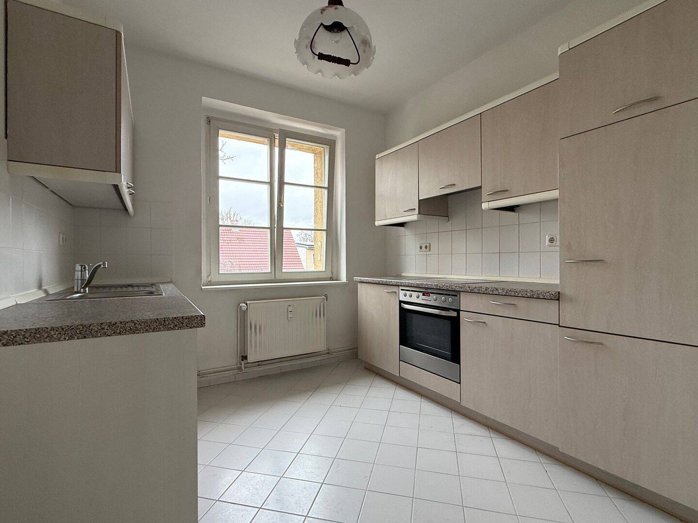 Helle, bezugsfreie 2,5-Zimmer-Wohnung mit Blick ins Grüne – Berlin – Vorschaubild 2