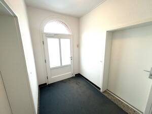 Zum Renovieren: 5-Zimmer-Wohnung mit 2 Stellplätzen in zentraler Lage – 23758 Oldenburg in Holstein – Vorschaubild 5