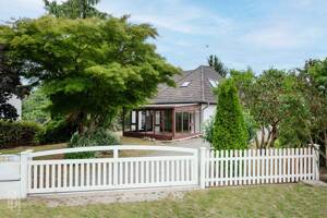 Einziehen & Wohlfühlen Einfamilienhaus mit 5 Zimmern + Wintergarten + großem Garten und Doppelgarage