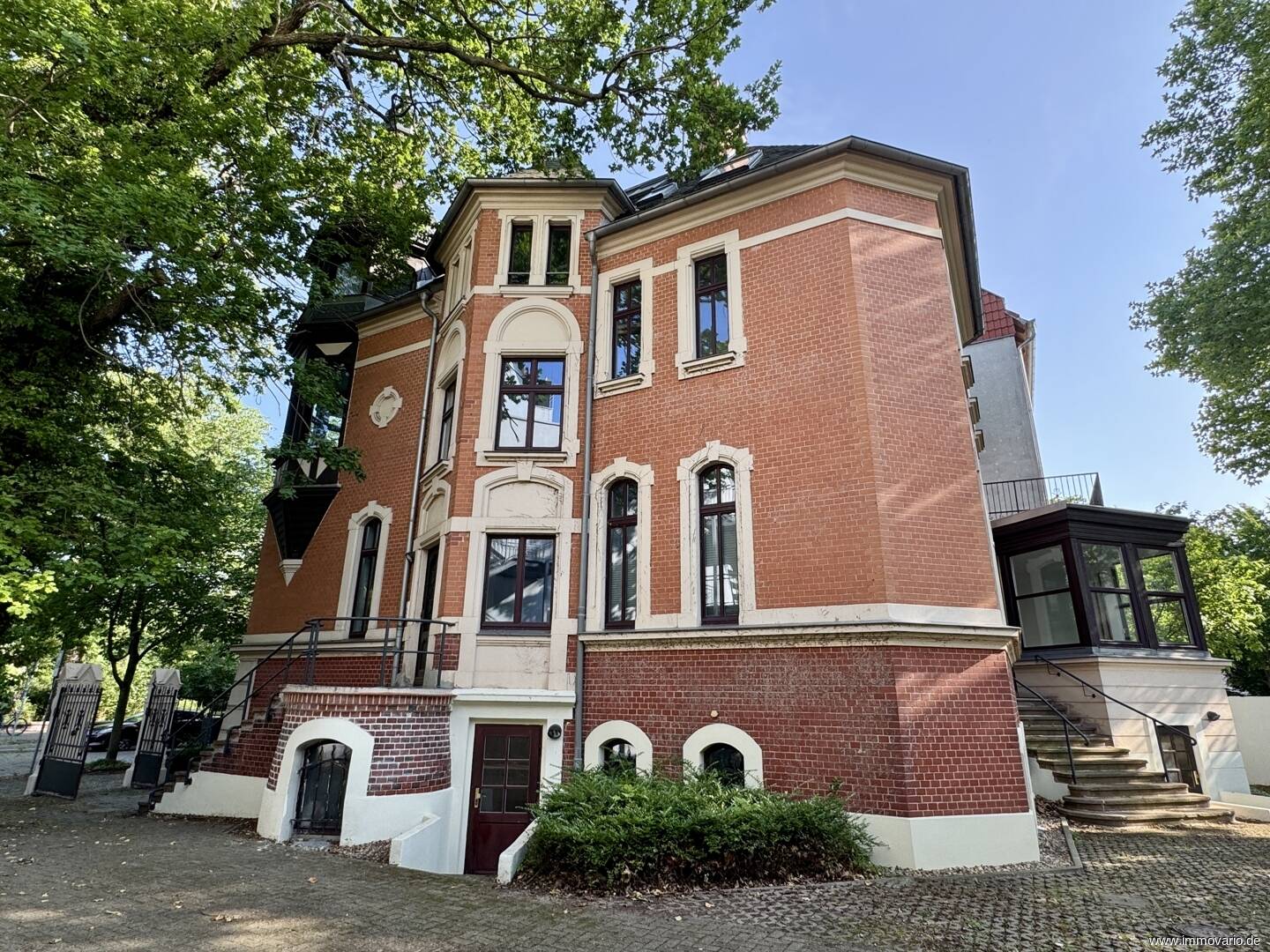Außergewöhnliche und sanierte Dachgeschoss-Wohnung mit 4 Zimmern und Gäste-WC in Top-Lage! – Magdeburg – Vorschaubild 5