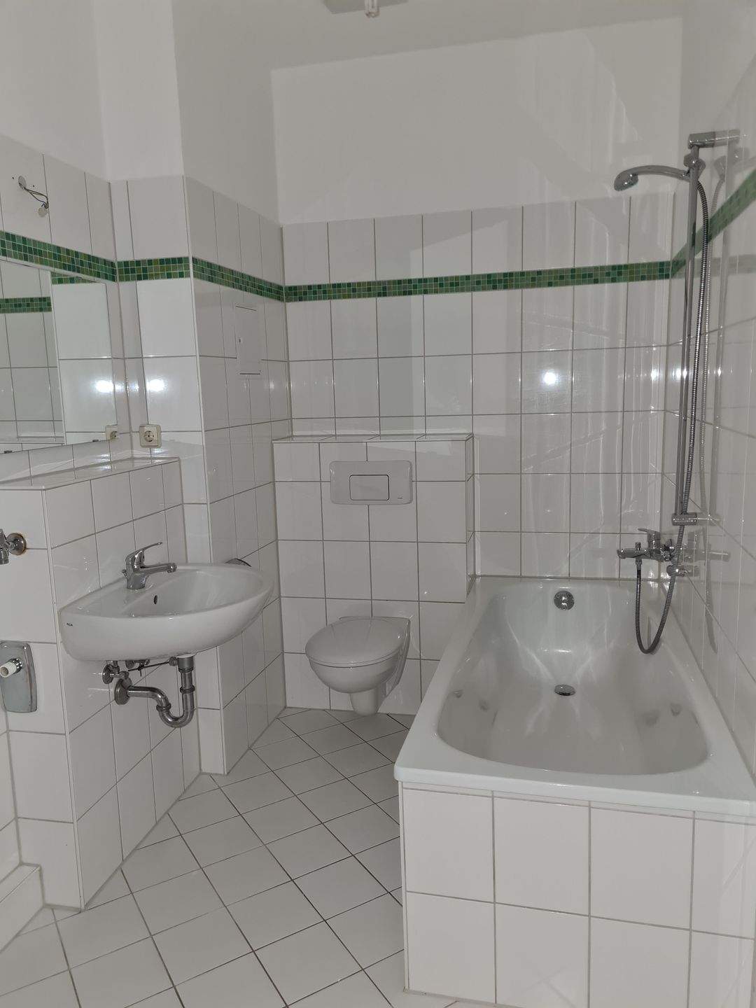 EBK mögl. !!! zwei 25m² große Zimmer / 1. Monat kaltmietfrei ! – Chemnitz – Vorschaubild 6