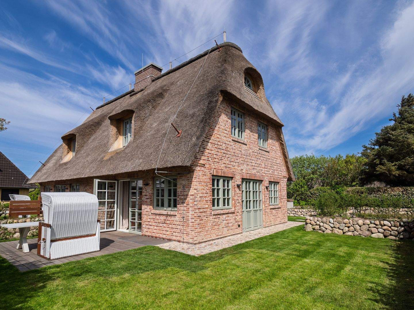 Sylt/Westerland: Neubau-DHH unter Reet – strandnah, mit Garten und Kamin, Ferienvermietung möglich – Sylt – Vorschaubild 3
