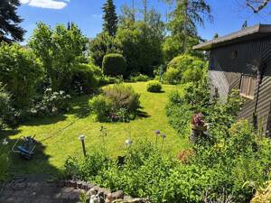 METZ IMMOBILIEN - Charmante Doppelhaushälfte mit großem Garten und Ausbaupotenzial