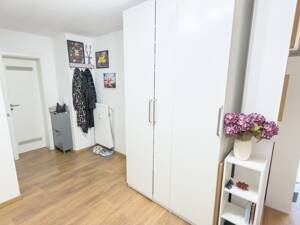 Moderne 2-Zimmer-Wohnung mit Terrasse, Einbauküche und Carport-Stellplatz – 96450 Coburg – Vorschaubild 9