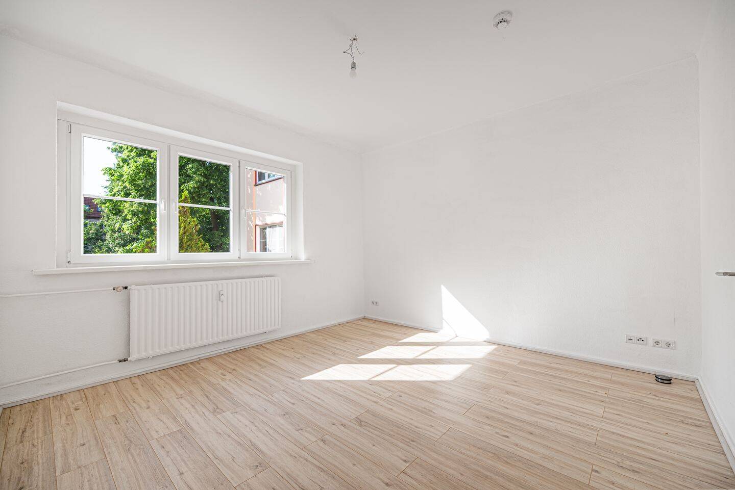 ?? Familien-Traum im Herzen Lankwitz - Charmante 3 Zi mit Süd-Balkon & Blick in den Garten – Berlin – Vorschaubild 4