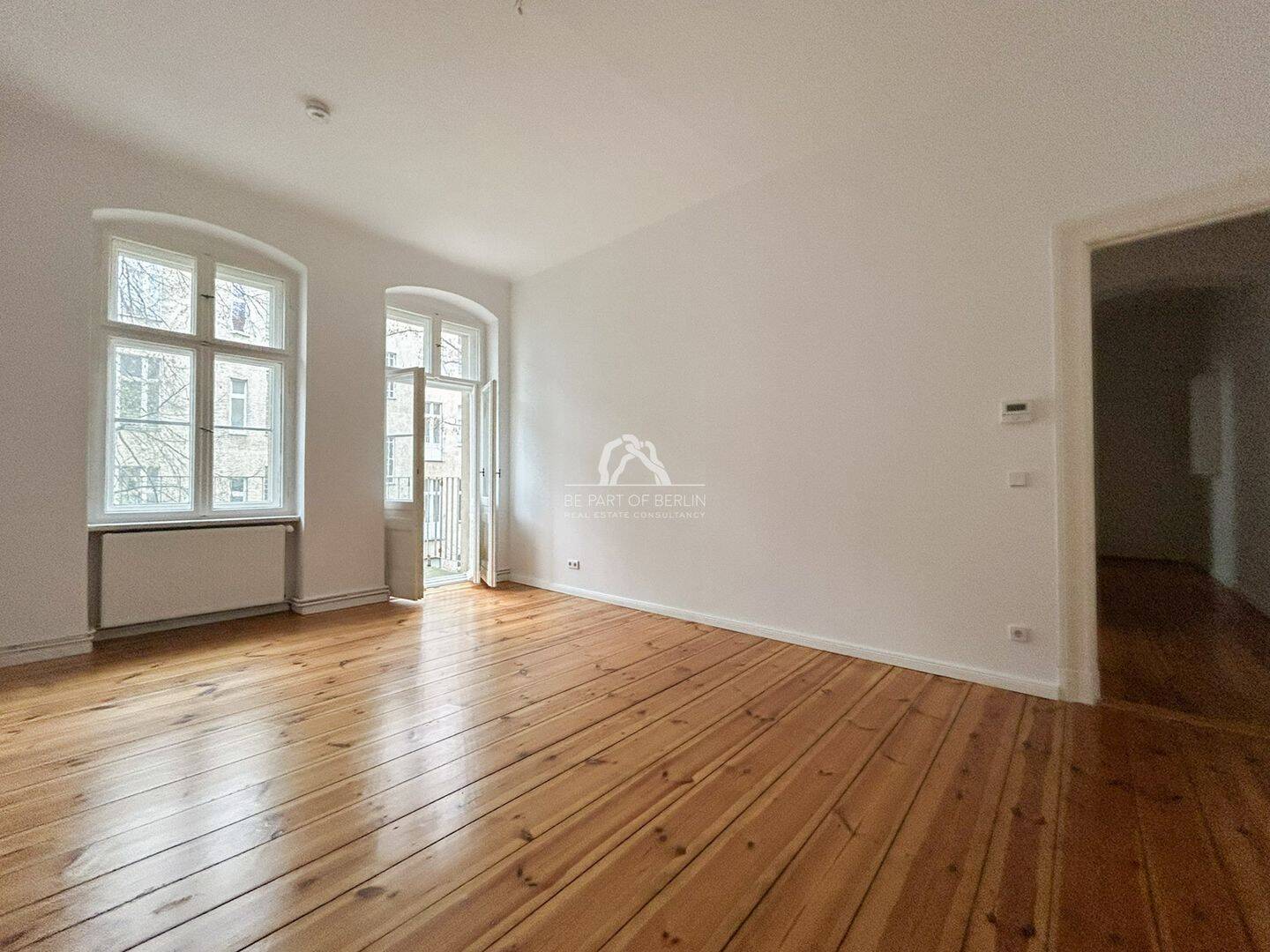 RUHIGE ALTBAUPERLE: STILVOLLE 2-ZIMMER-WOHNUNG MIT BALKON IM HERZEN VON FRIEDENAU I PROVISIONSFREI – Berlin – Vorschaubild 3