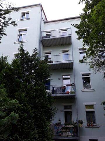 Gemütliche DG 3-Zimmer Wohnung mit Laminat und Wannenbad in guter Lage. – Chemnitz – Vorschaubild 4
