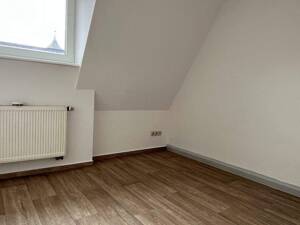Bezugsfreie 3-Zimmer Dachgeschoss-Wohnung in Jena-West – 7743 Jena – Vorschaubild 6