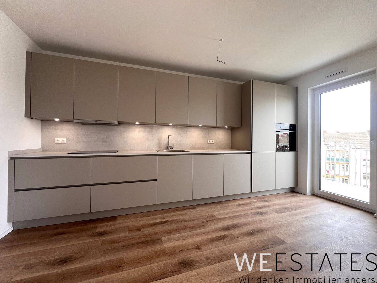 Traumhafte 3-Zimmerwohnung - Balkon, Einbauküche, Stellplatz, Energieklasse A+ – Düsseldorf – Bild 1 von 9