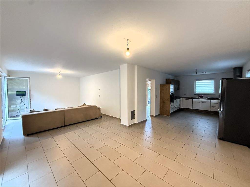 Modernes Einfamilienhaus in energieeffizienter Bauweise / Garten und Außenpool – Völklingen – Vorschaubild 9