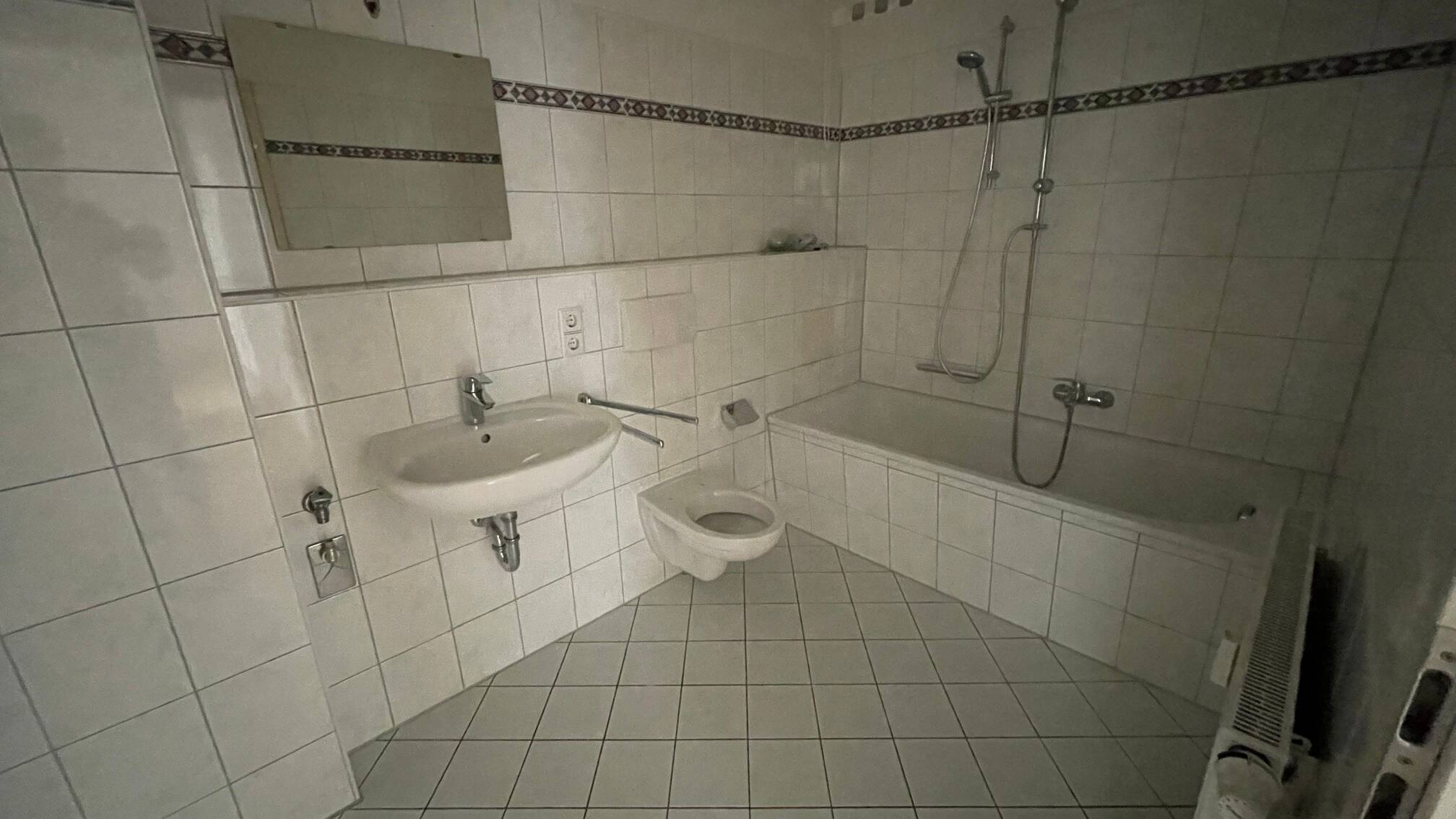 3. OG/ großes Wohnzimmer + Balkon / Stellplatz mögl. ! – Chemnitz – Vorschaubild 8