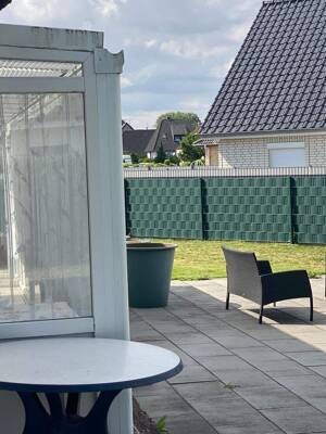 Großzügiges Zweifamilienhaus mit Wintergarten, Kamin und Doppelgarage – ca. 270 m² Wohnfläche auf 1.300 m² Grundstück – 28325 Bremen – Vorschaubild 3