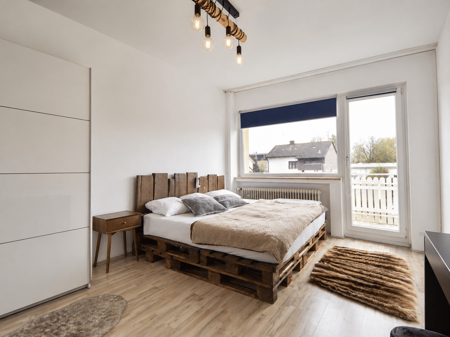 Modernisiertes Reihenhaus mit Garten, Garage und PV-Anlage in Ingolstadt-Oberhaunstadt – Ingolstadt – Vorschaubild 8