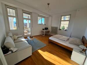 Exklusives, voll möbliertes Zimmer mit großer Terrasse in zentraler Stuttgarter Lage – 70182 Stuttgart – Vorschaubild 3