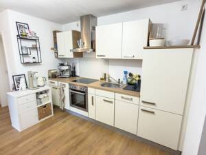 Moderne 2-Zimmer-Wohnung mit Terrasse, Einbauküche und Carport-Stellplatz – 96450 Coburg – Vorschaubild 6