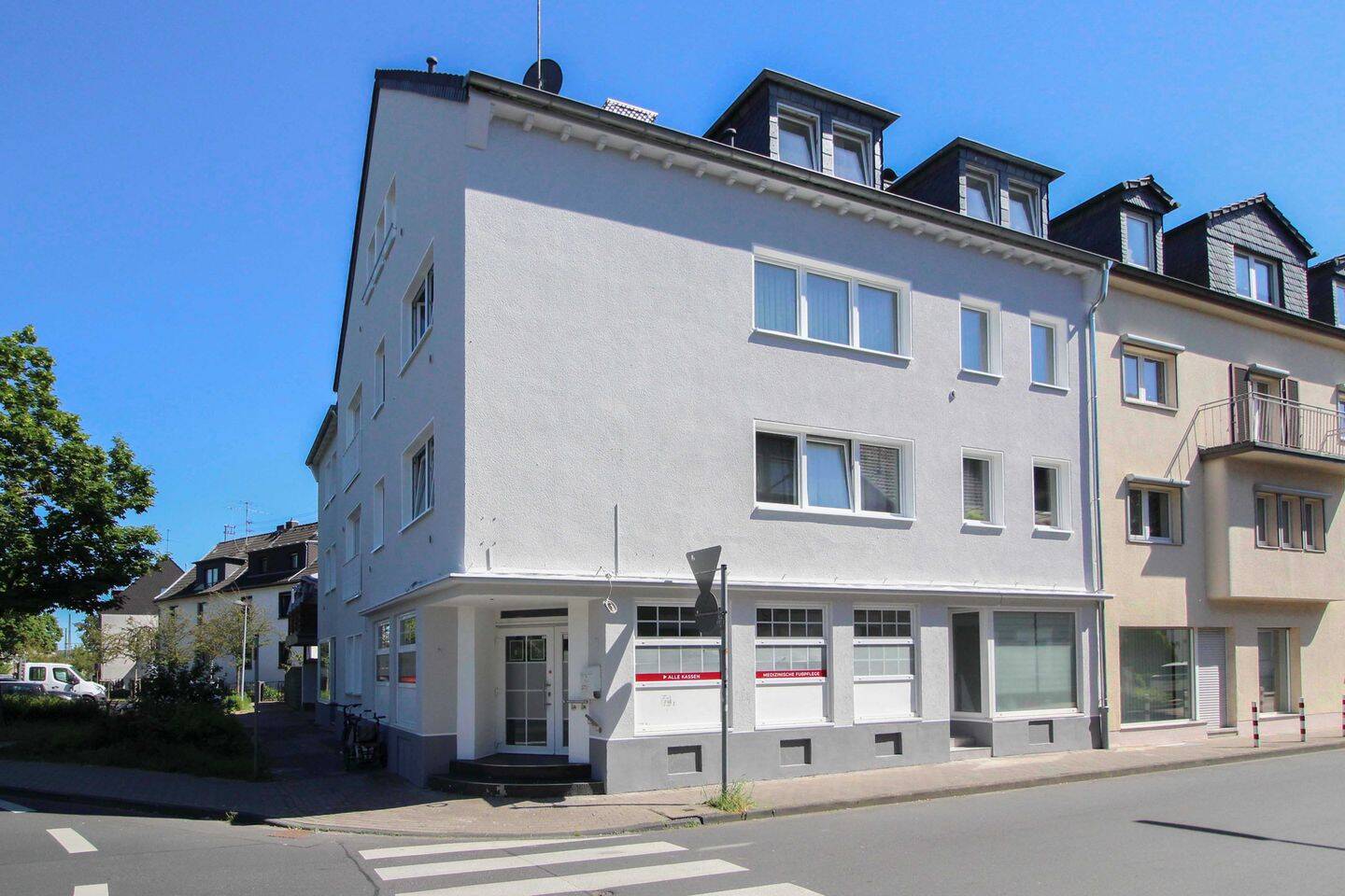 Gepflegtes, voll vermietetes Wohn- und Geschäftshaus in attraktiver Lage von Troisdorf – Troisdorf – Vorschaubild 2