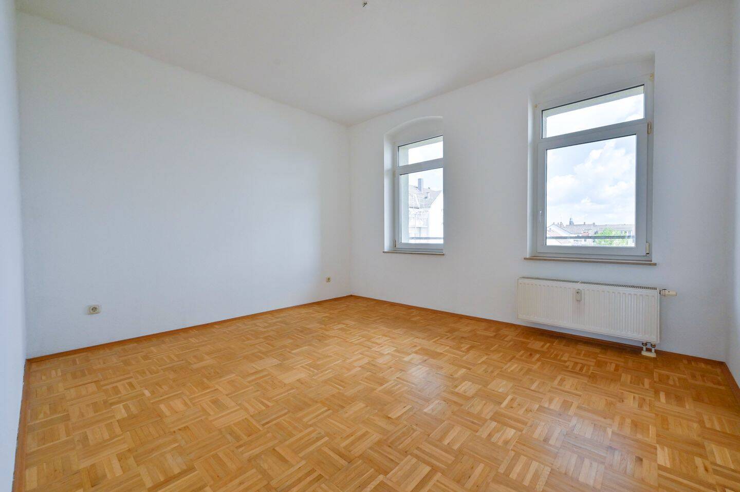 Schöne 2-Raum-Wohnung: XXL-BALKON UND PARKETT für Kapitalanleger oder zur Eigennutzung! – Chemnitz – Vorschaubild 6