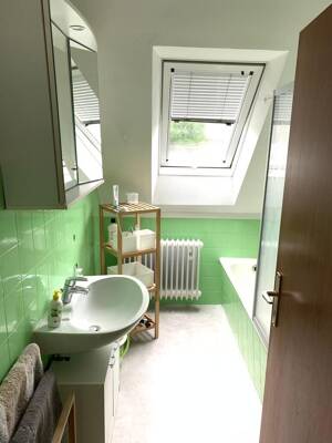 Perfekt für Studierende: Gemütliche Dachgeschosswohnung nahe der Uni – 33098 Paderborn – Vorschaubild 3