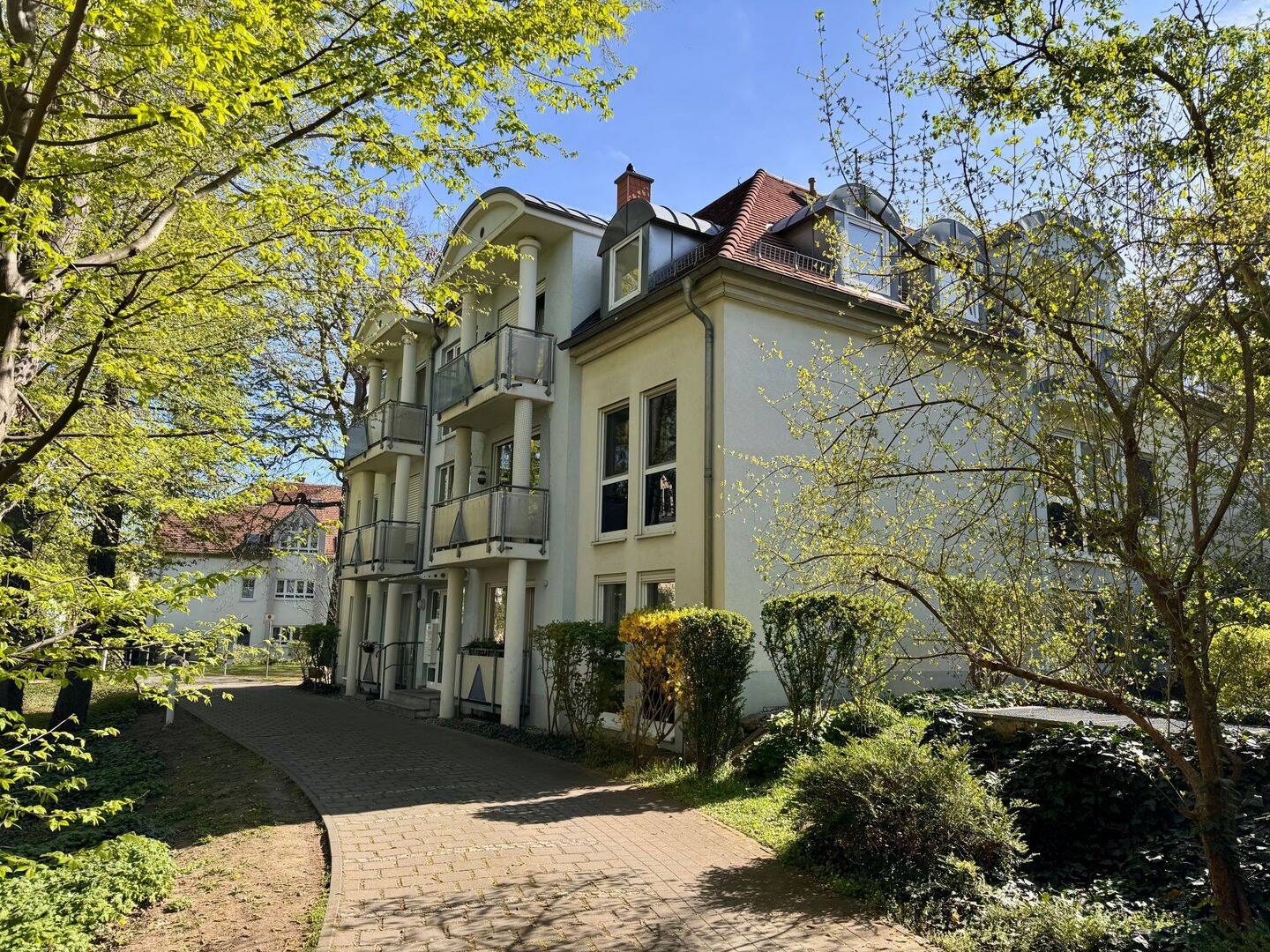 Begehrte Lage! Vermietete 3-Zimmer-Wohnung mit Terrasse und Stellplatz in parkähnlicher Wohnanlage – Dresden – Vorschaubild 8