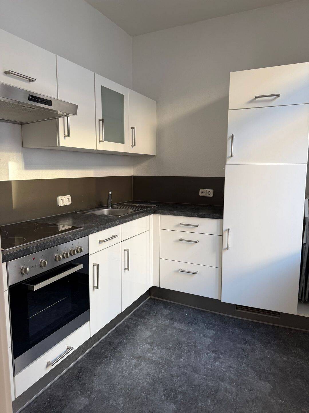 Leerstehende 2-Zimmer-Wohnung gegenüber dem KIT – Karlsruhe – Vorschaubild 3