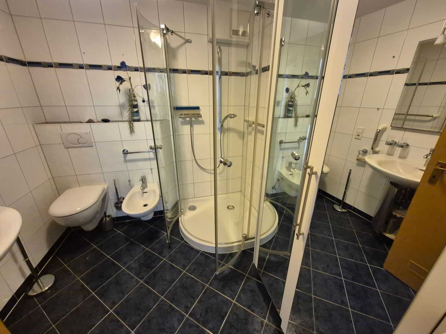 Zeitgemäßes Einfamilienhaus im Bungalow-Stil in bester Wohnlage... – Mönchengladbach – Vorschaubild 4