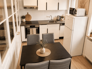ußergewöhnliches Altbau-Loft mit fast 4 m Deckenhöhe – modern, möbliert & mit besonderem Charakter. Komplette Warmmiete inclusive allem! – 97082 Würzburg – Vorschaubild 6
