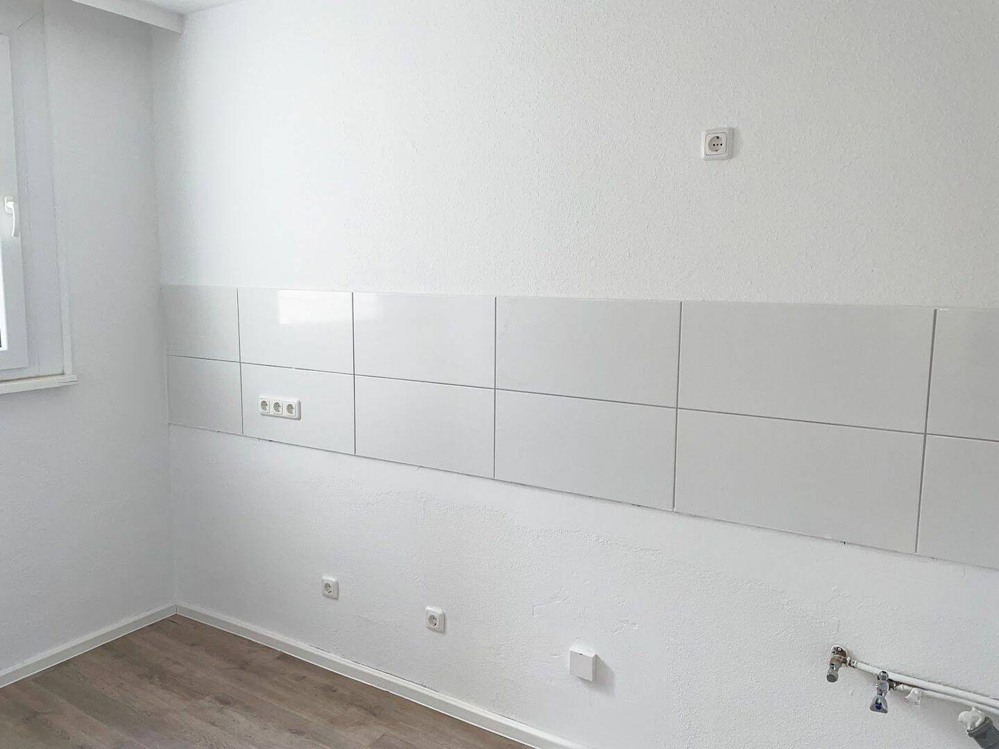 Helle + renovierte 2-Zimmer-Wohnung mit Balkon, guter Schnitt, separate Küche, Duschbad, Aufzug – Braunschweig – Vorschaubild 4
