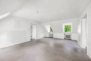 Renovierungsbedürftige Dachgeschosswohnung mit viel Potenzial – 80689 München – Vorschaubild 4