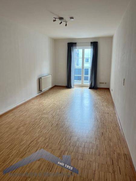 Passauer Fußgängerzone großzügige 3 Zimmer Whg. mit Wohnküche, Lichthof und Balkon