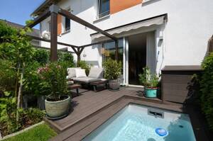 Lichtdurchflutetes Reihenhaus an der Nidda mit Garten und Pool – 60437 Frankfurt am Main – Vorschaubild 1